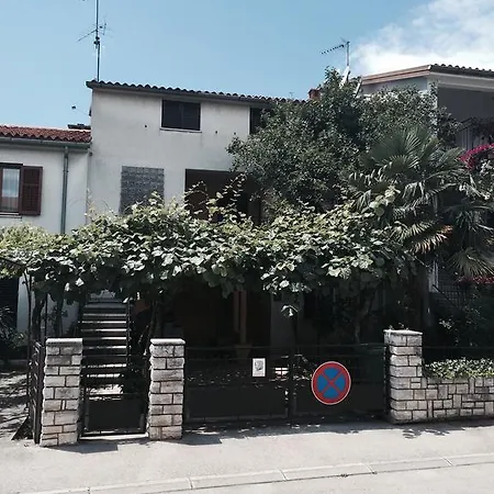 Mila Holiday Apartments Porec Exterior photo